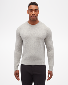 Aspen Collection men's Cashmere Crewneck, simple fitted knit, in grey color. Front view of model.